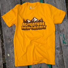 Load image into Gallery viewer, Retro Mountain Tee